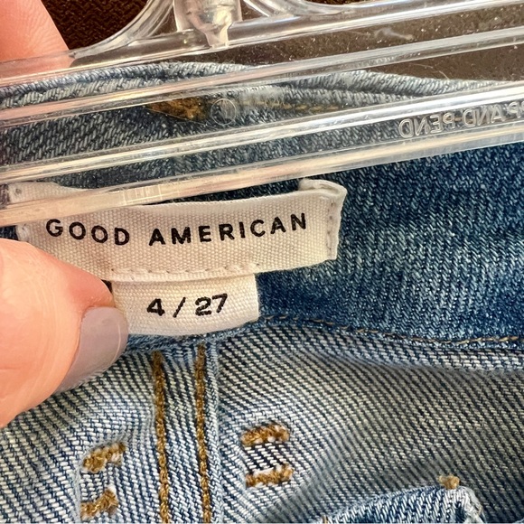 GOOD AMERICAN GOOD CURVE SHORT DISTRESSED DENIM size 4 cut offs - Picture 5 of 6